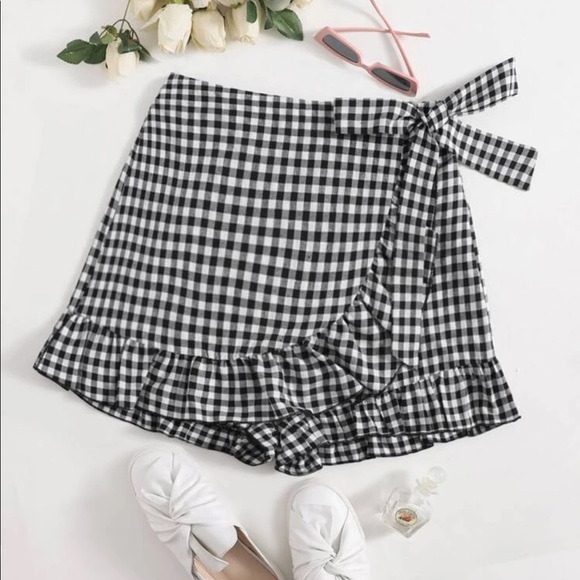 Shein S Black White Plaid Check Ruffle Wrap Mini Skirt - Picture 2 of 13